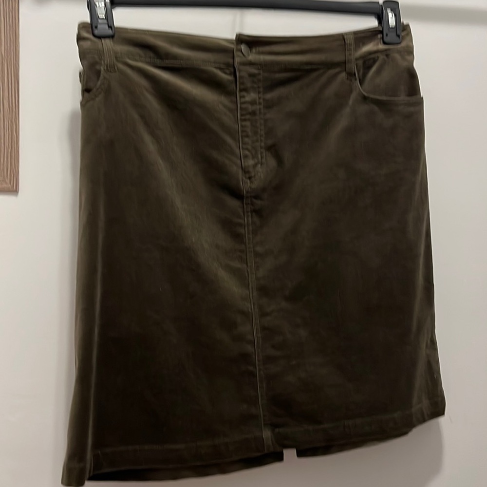 Girls skirt size 16,